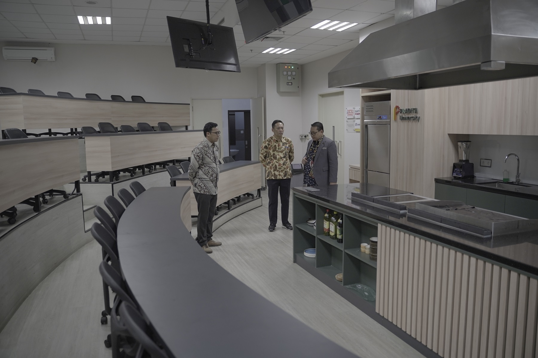 Kunjungan Lab
