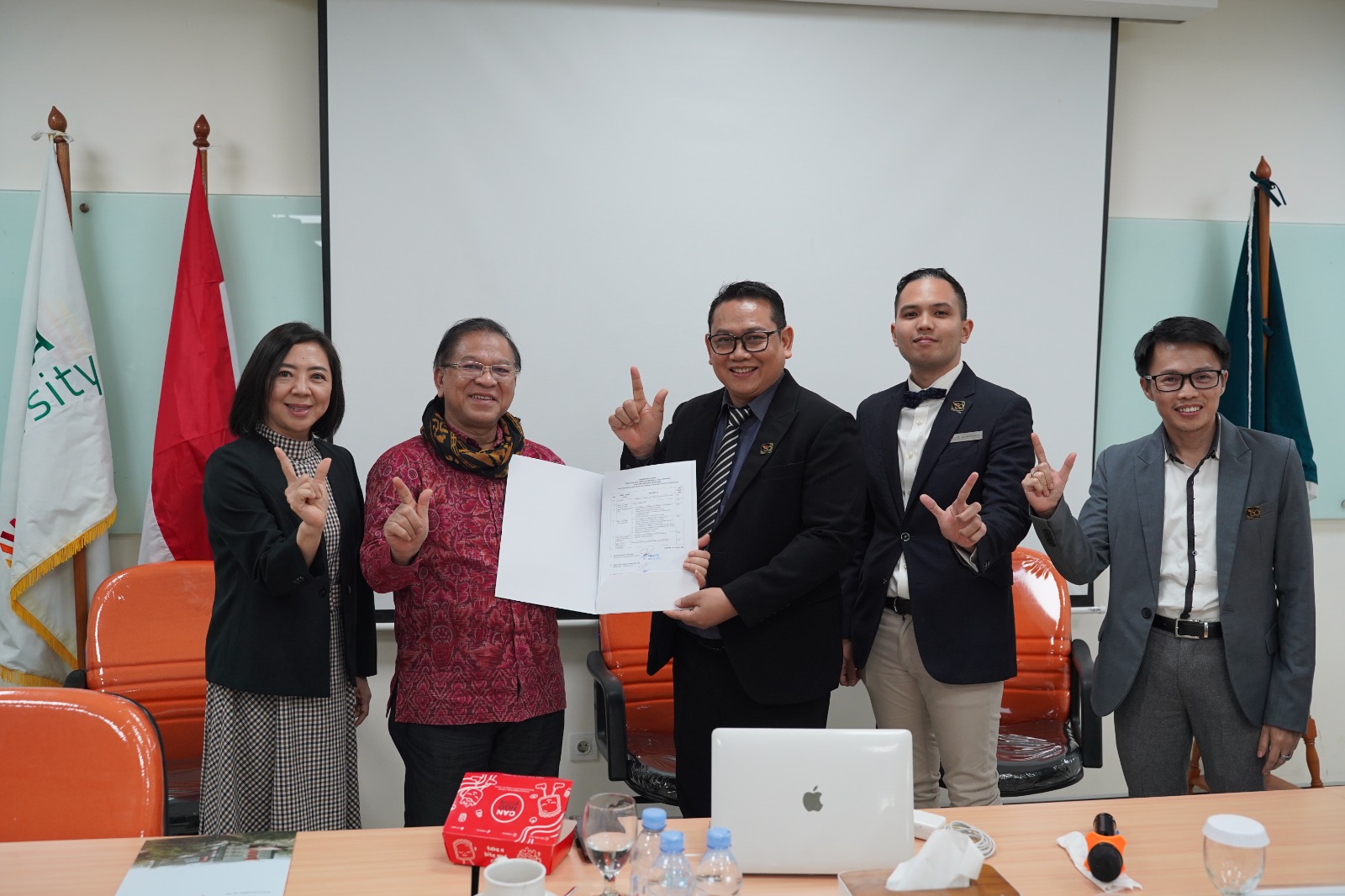 Penyerahan BA Akreditasi